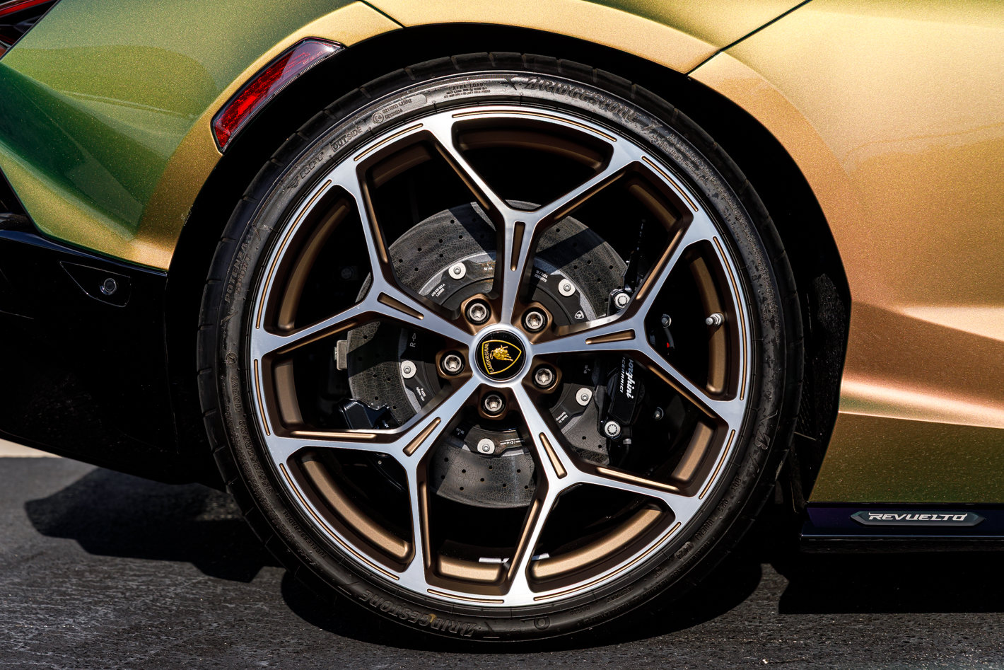 Used 2024 Lamborghini Revuelto AWD/4WD image 45