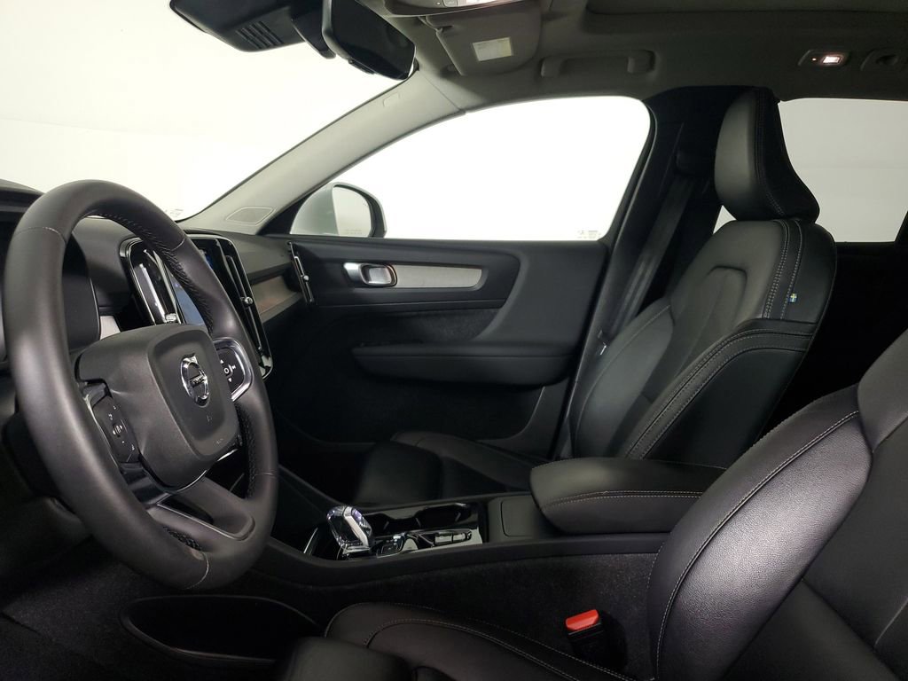 Used 2023 Volvo XC40 B5 Plus w/ Driver Assist Package image 20