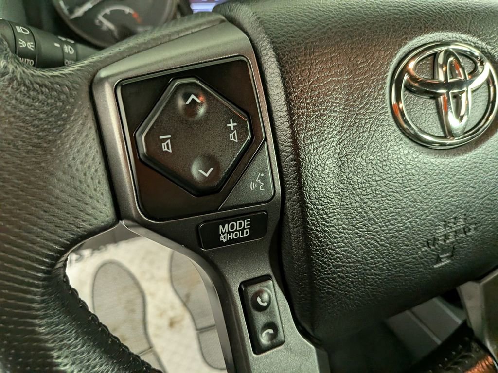 Used 2021 Toyota Tacoma TRD Off-Road image 21