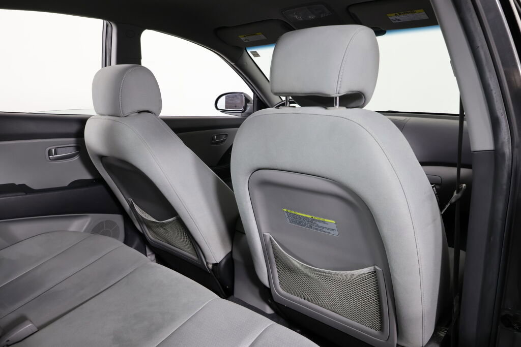 Used 2009 Hyundai Elantra SE FWD image 19