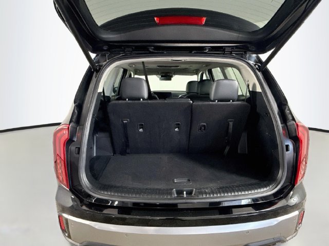 Used 2025 Kia Telluride S FWD image 34