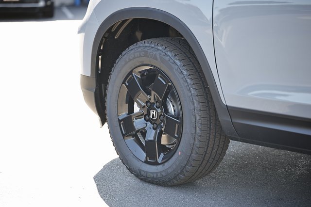 New 2026 Honda Ridgeline Black Edition image 8