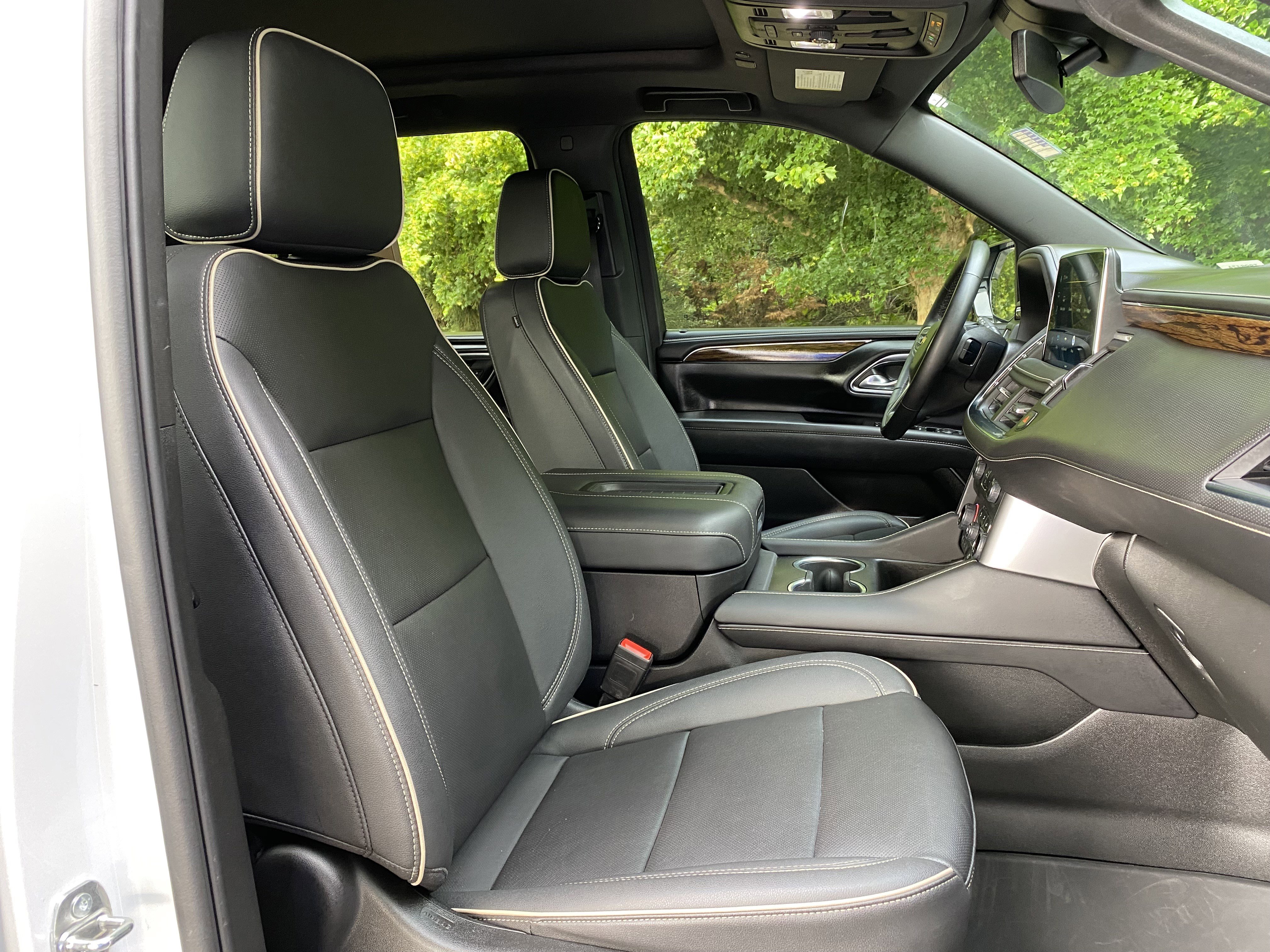 Used 2023 Chevrolet Suburban Premier AWD/4WD image 35