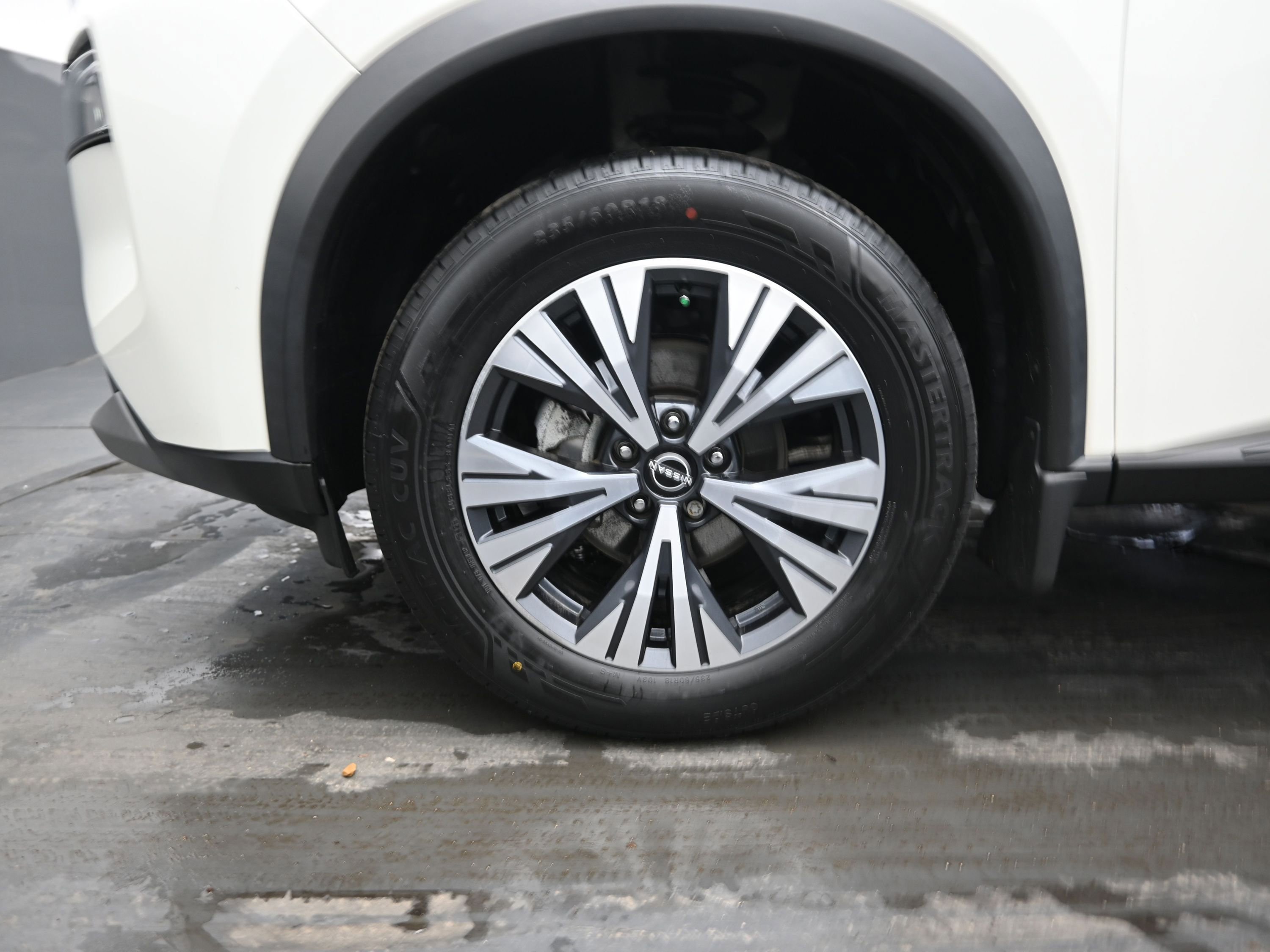 Certified 2023 Nissan Rogue SV image 9