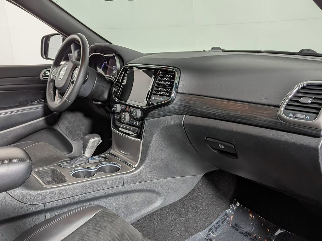 Used 2019 Jeep Grand Cherokee Altitude image 32