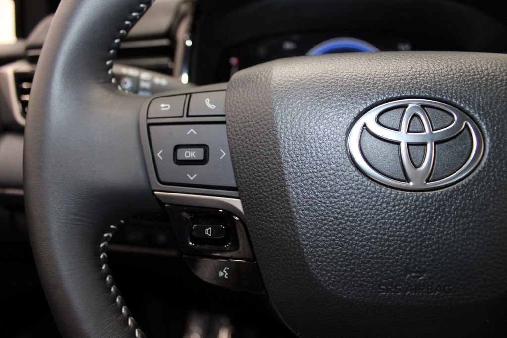 Used 2025 Toyota Camry SE image 22