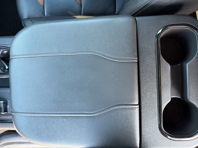 Used 2023 GMC Sierra 1500 AT4 w/ AT4 Premium Package AWD/4WD image 17