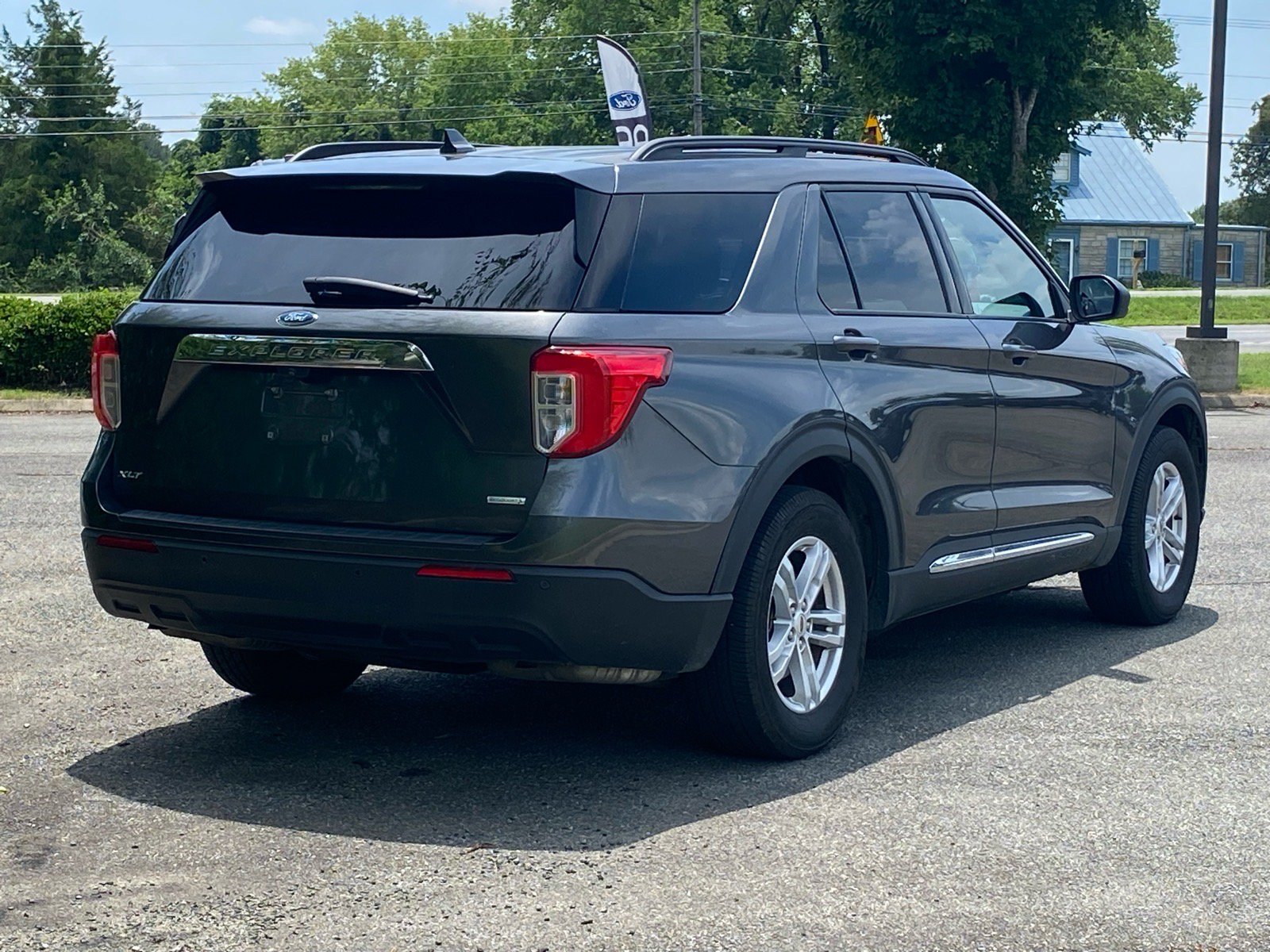 Certified 2020 Ford Explorer XLT w/ Comfort Package RWD image 4