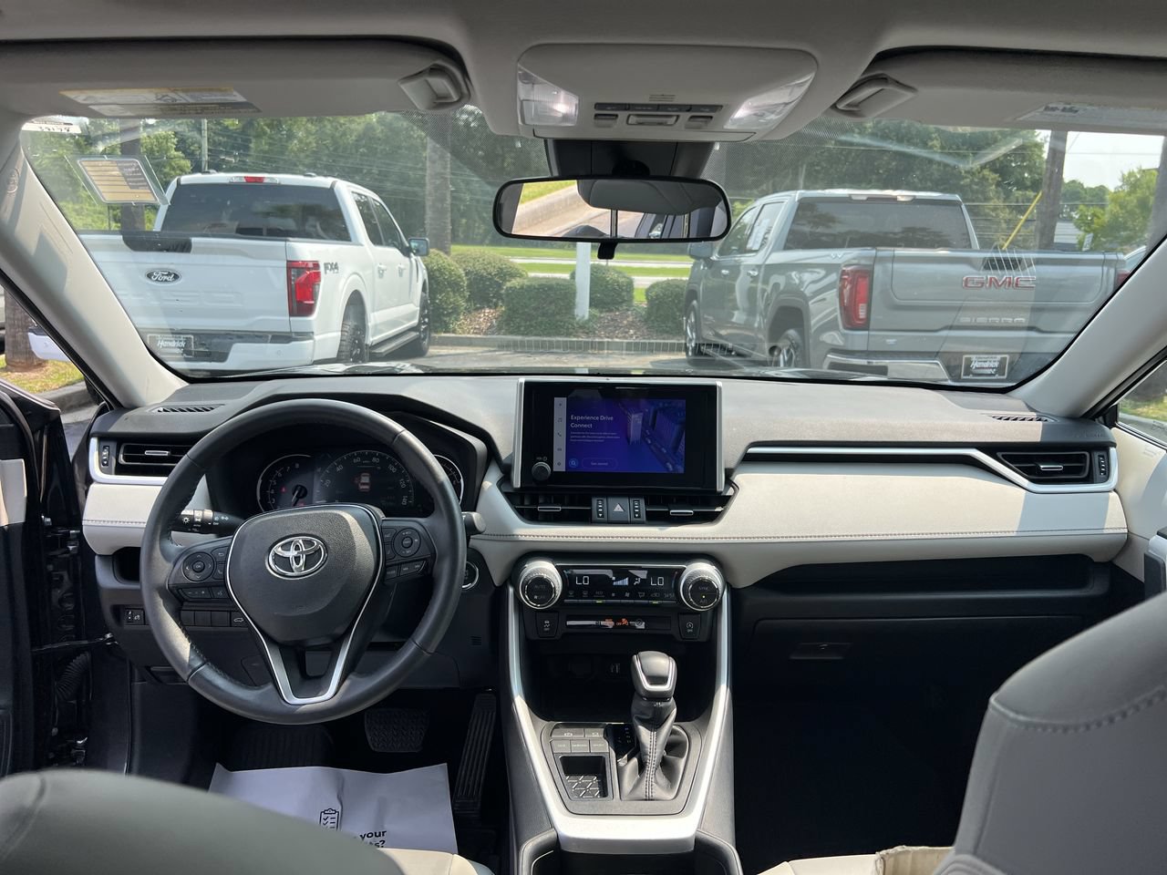 Used 2024 Toyota RAV4 XLE Premium FWD image 31