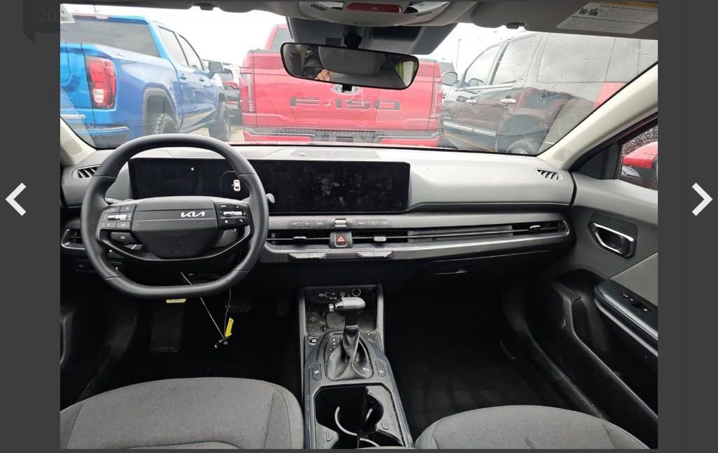 Used 2025 Kia K4 EX image 14