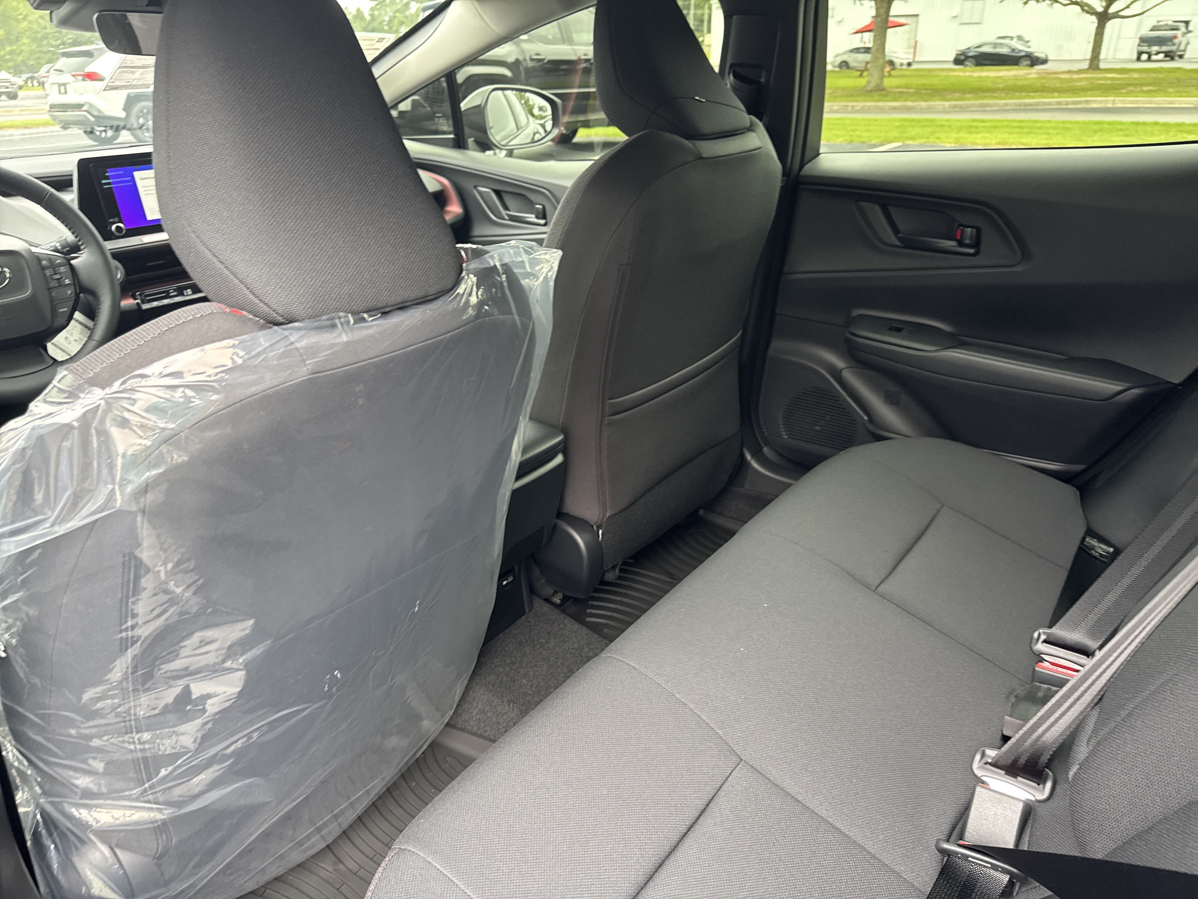 New 2025 Toyota Prius Plug-In Hybrid FWD image 25