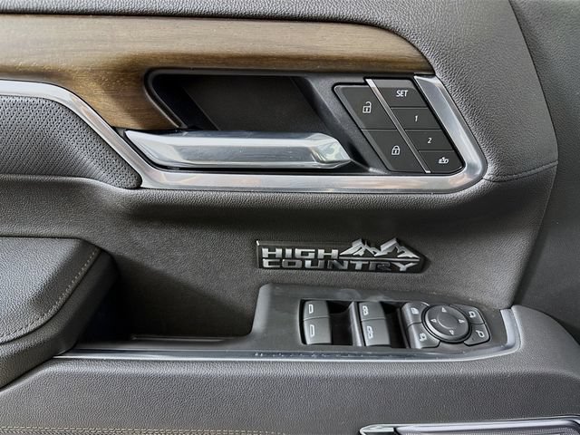 Used 2025 Chevrolet Silverado 1500 High Country w/ High Country Premium Package AWD/4WD image 19