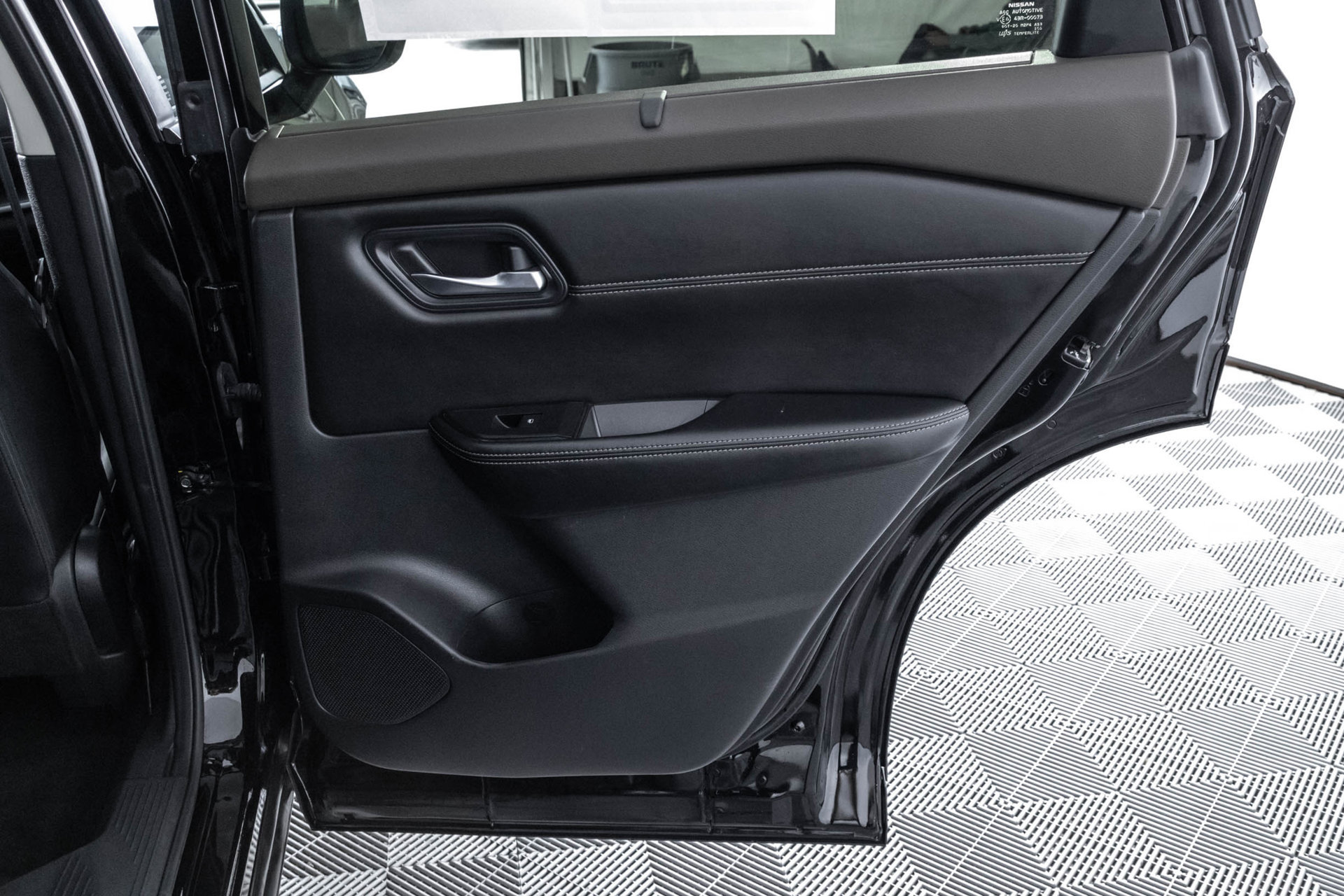 Used 2023 Nissan Rogue SV w/ SV Premium B Package AWD/4WD image 43