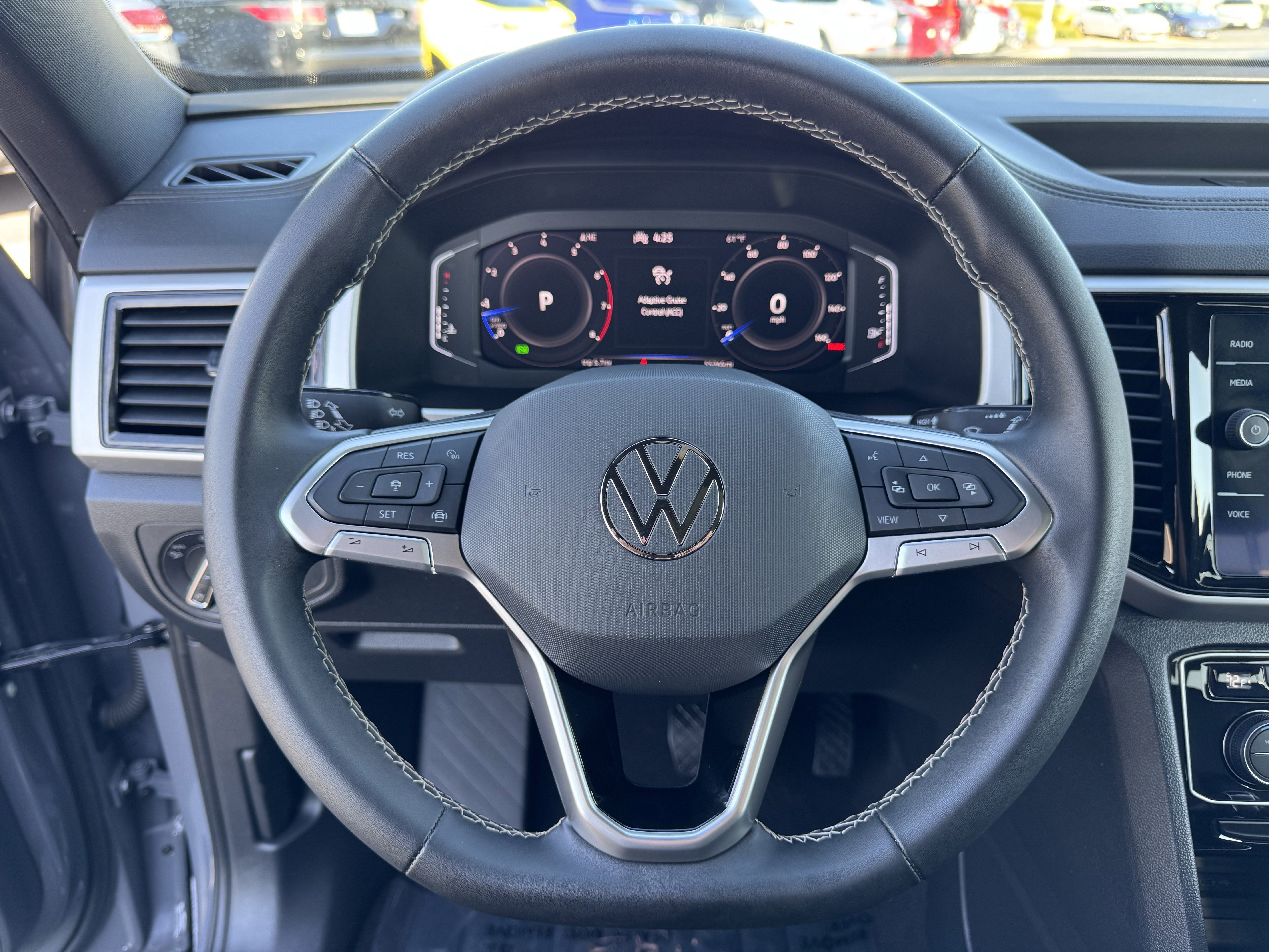 Certified 2022 Volkswagen Atlas Cross Sport SE w/ Panoramic Sunroof Package FWD image 21