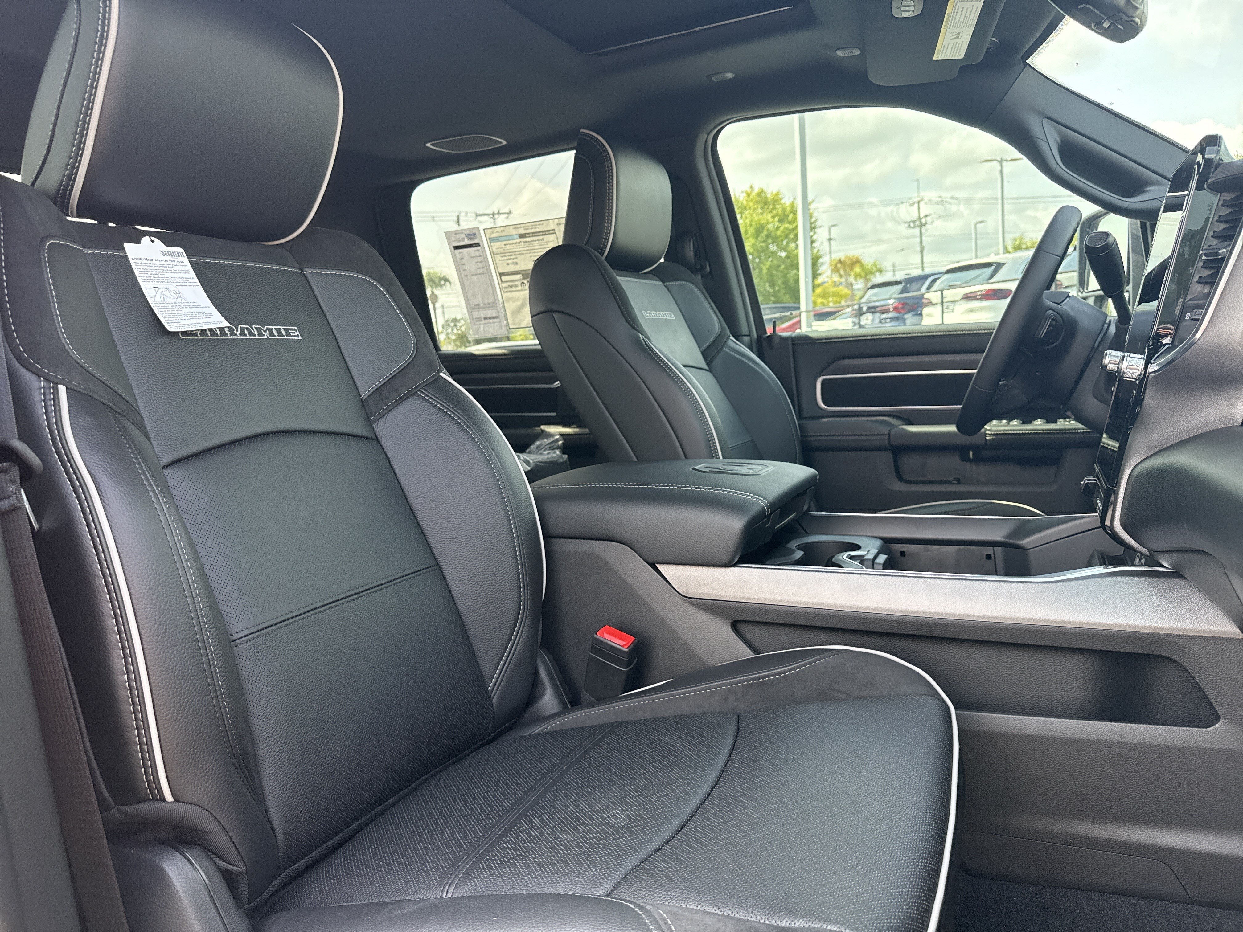 New 2026 RAM 3500 Laramie AWD/4WD image 20