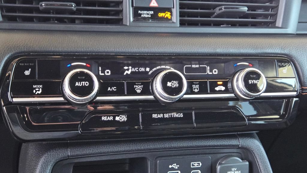 Used 2025 Honda Pilot Sport image 22