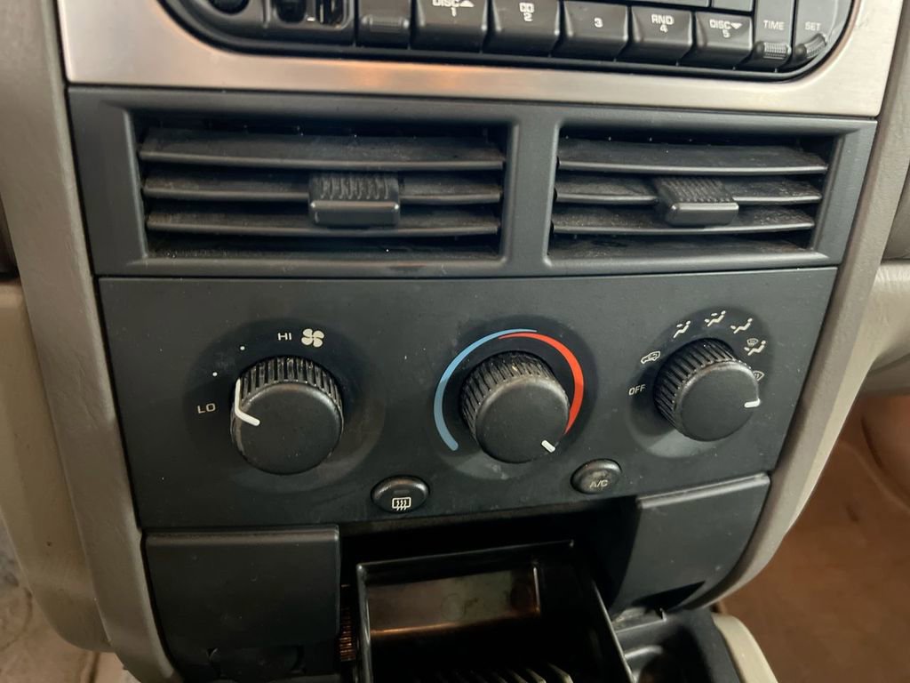 Used 2002 Jeep Grand Cherokee Sport image 15