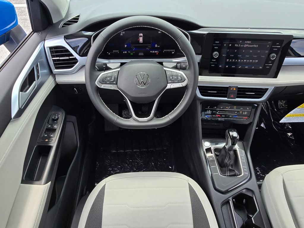 New 2026 Volkswagen Taos SE FWD image 7