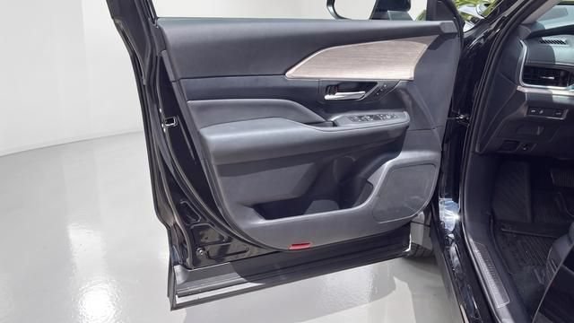 Used 2026 Toyota Grand Highlander AWD image 15