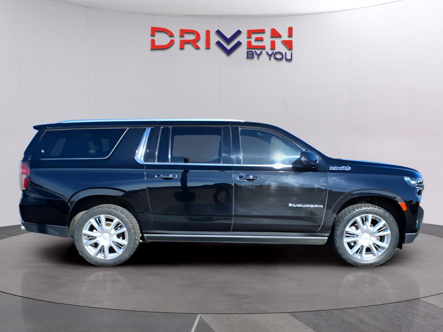 Used 2021 Chevrolet Suburban High Country w/ Premium Package image 6