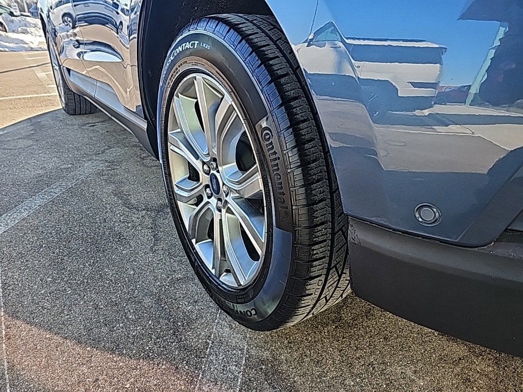 Used 2019 Ford Edge Titanium w/ Equipment Group 301A image 42