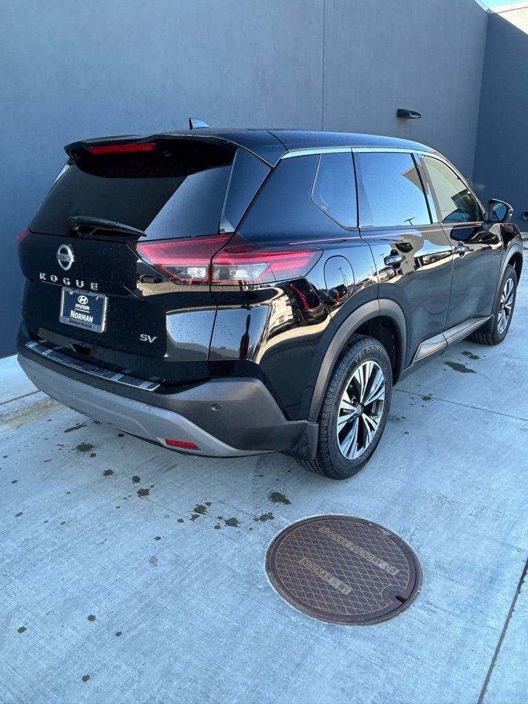 Used 2021 Nissan Rogue SV image 4