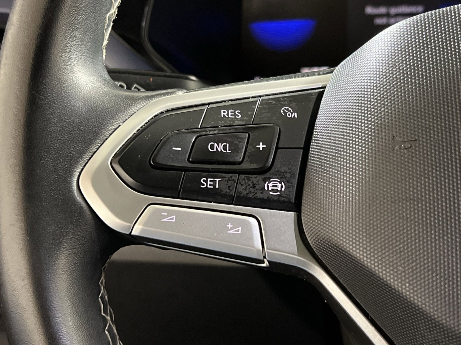 Used 2022 Volkswagen Taos SE image 30