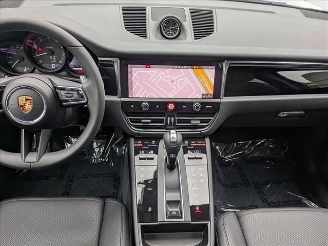 Used 2025 Porsche Macan image 20