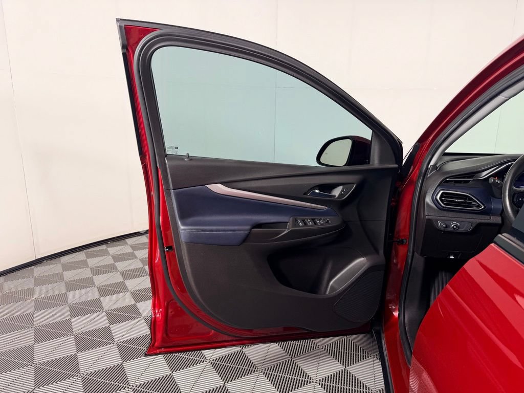 Used 2022 Chevrolet Bolt EUV Premier FWD image 27