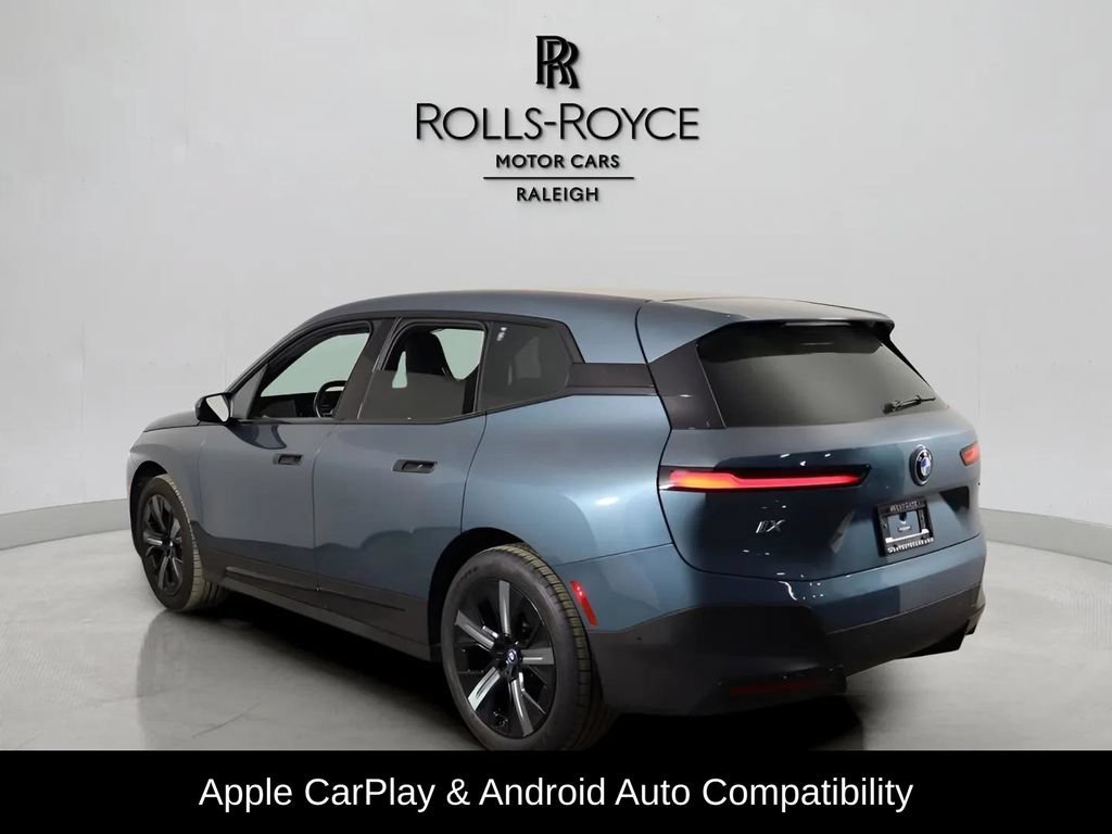 Used 2023 BMW iX xDrive50 AWD/4WD image 6