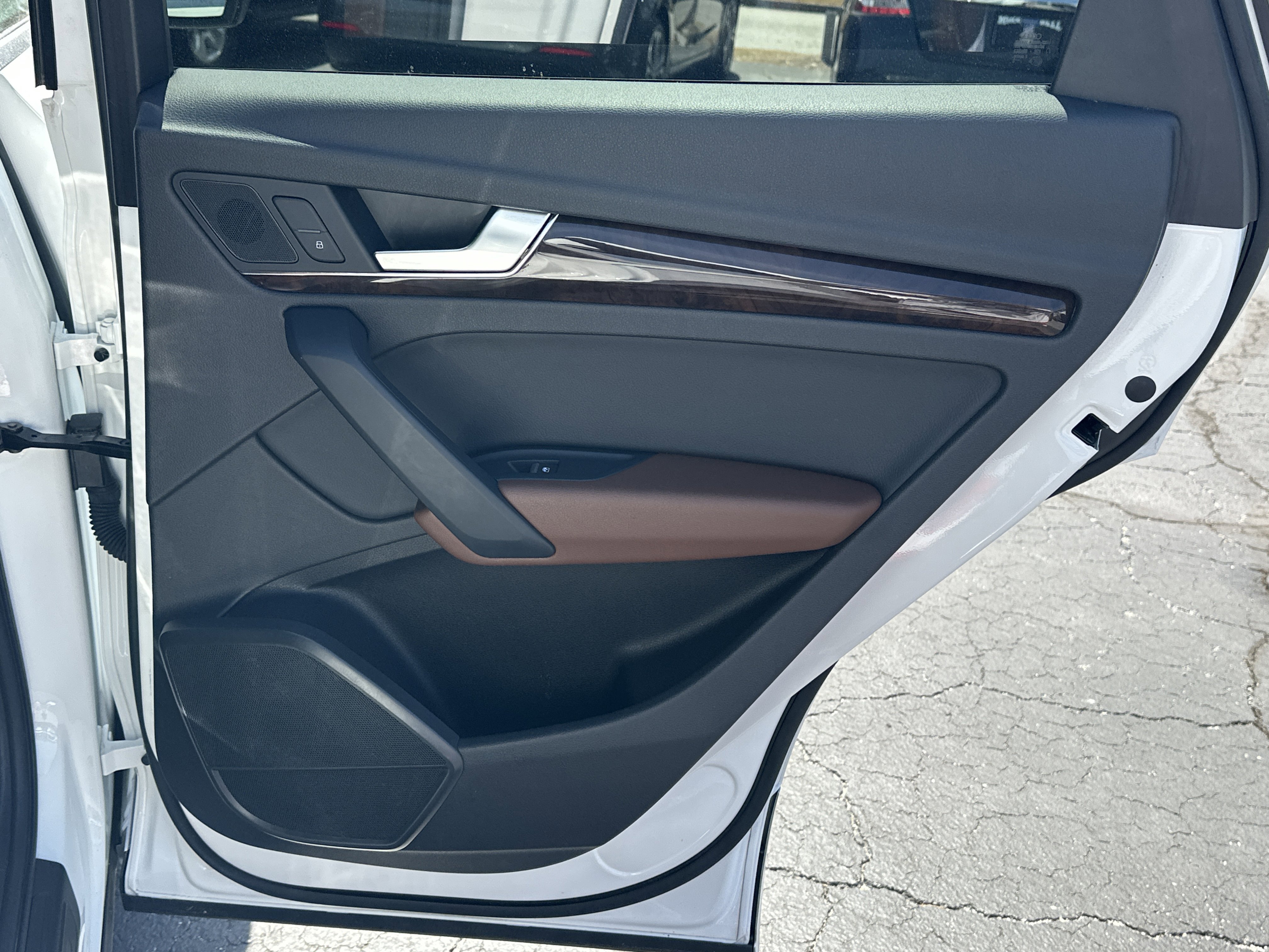 Used 2019 Audi Q5 2.0T Premium w/ Convenience Package image 17