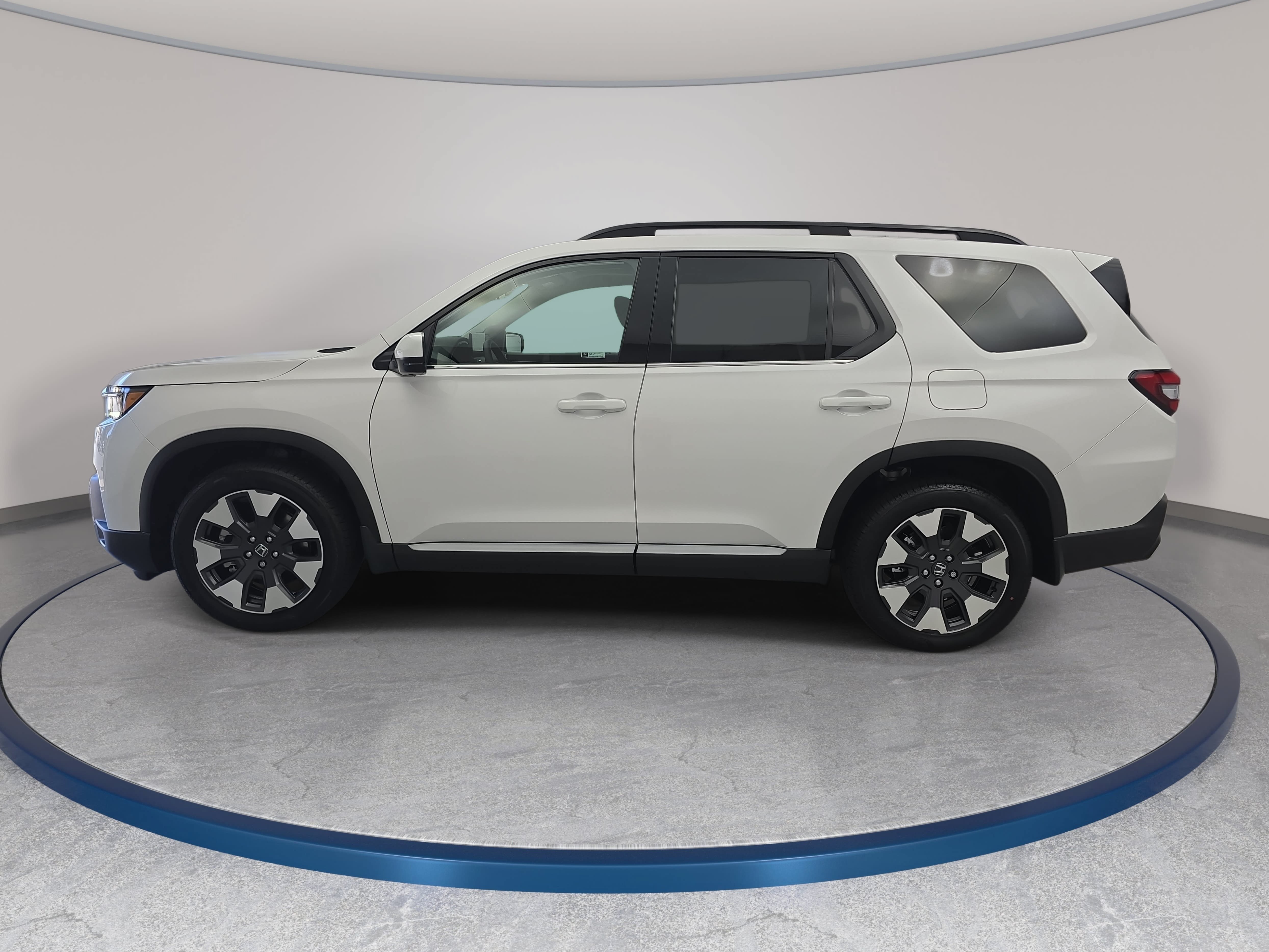 New 2026 Honda Pilot Touring image 8