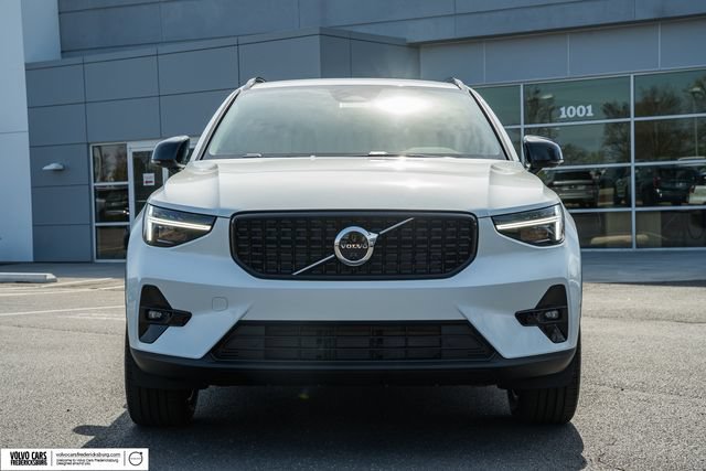 New 2026 Volvo XC40 B5 Plus w/ Climate Package AWD/4WD image 2