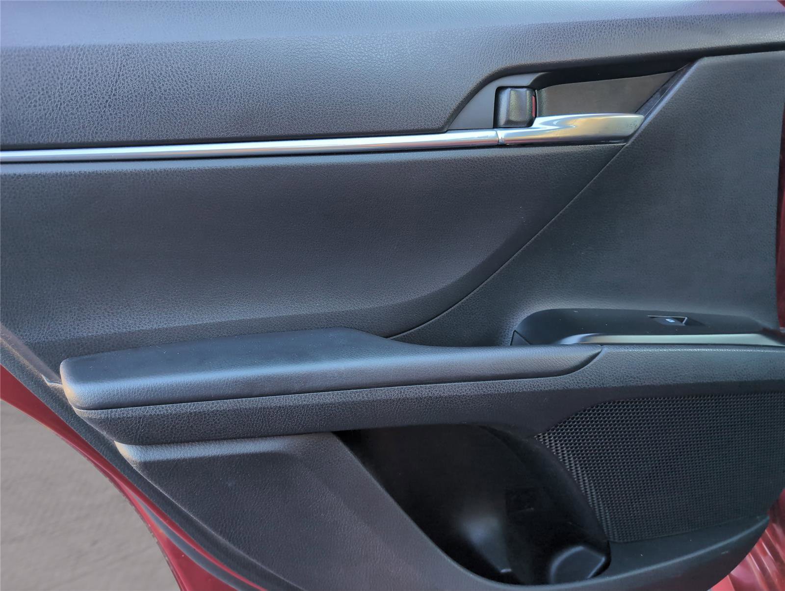 Used 2020 Toyota Camry LE FWD image 32