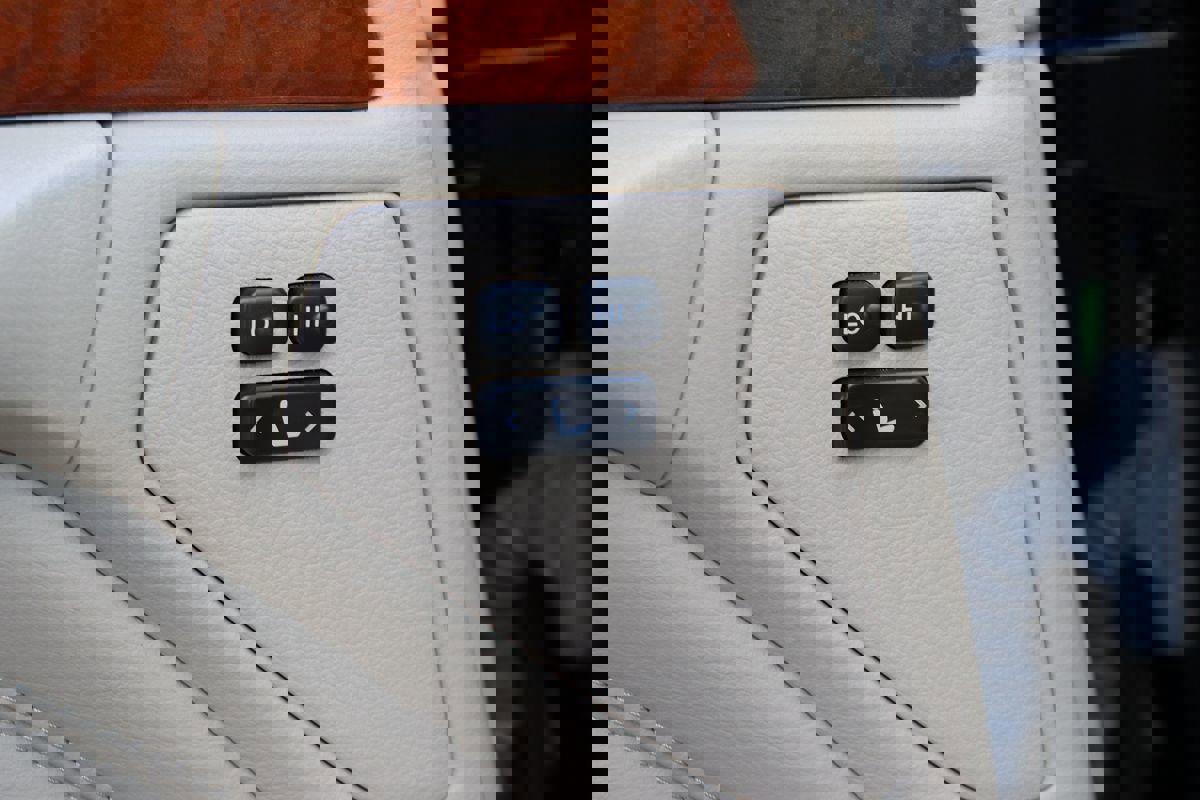 Used 2004 INFINITI Q45 Premium image 50