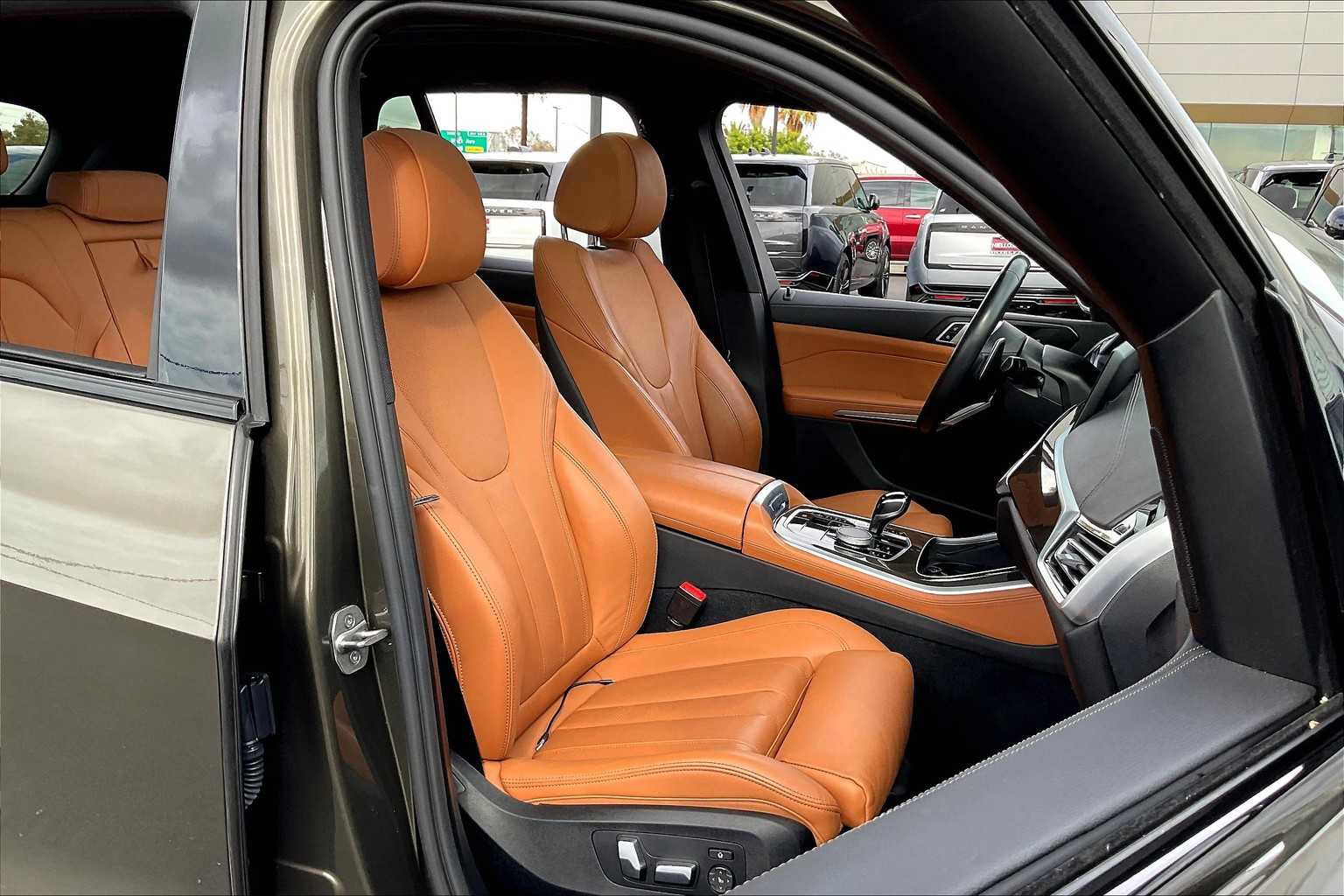 Used 2022 BMW X5 xDrive40i w/ M Sport Package image 10