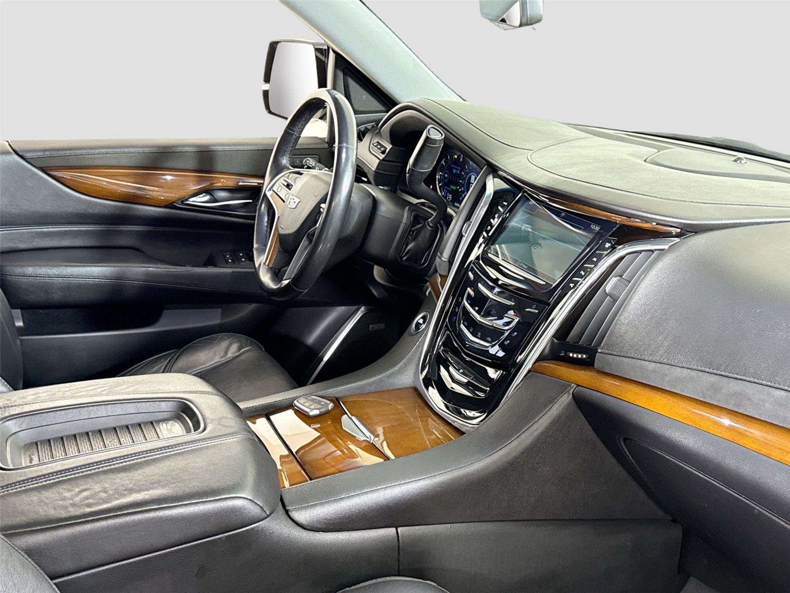 Used 2018 Cadillac Escalade Premium Luxury AWD/4WD image 32