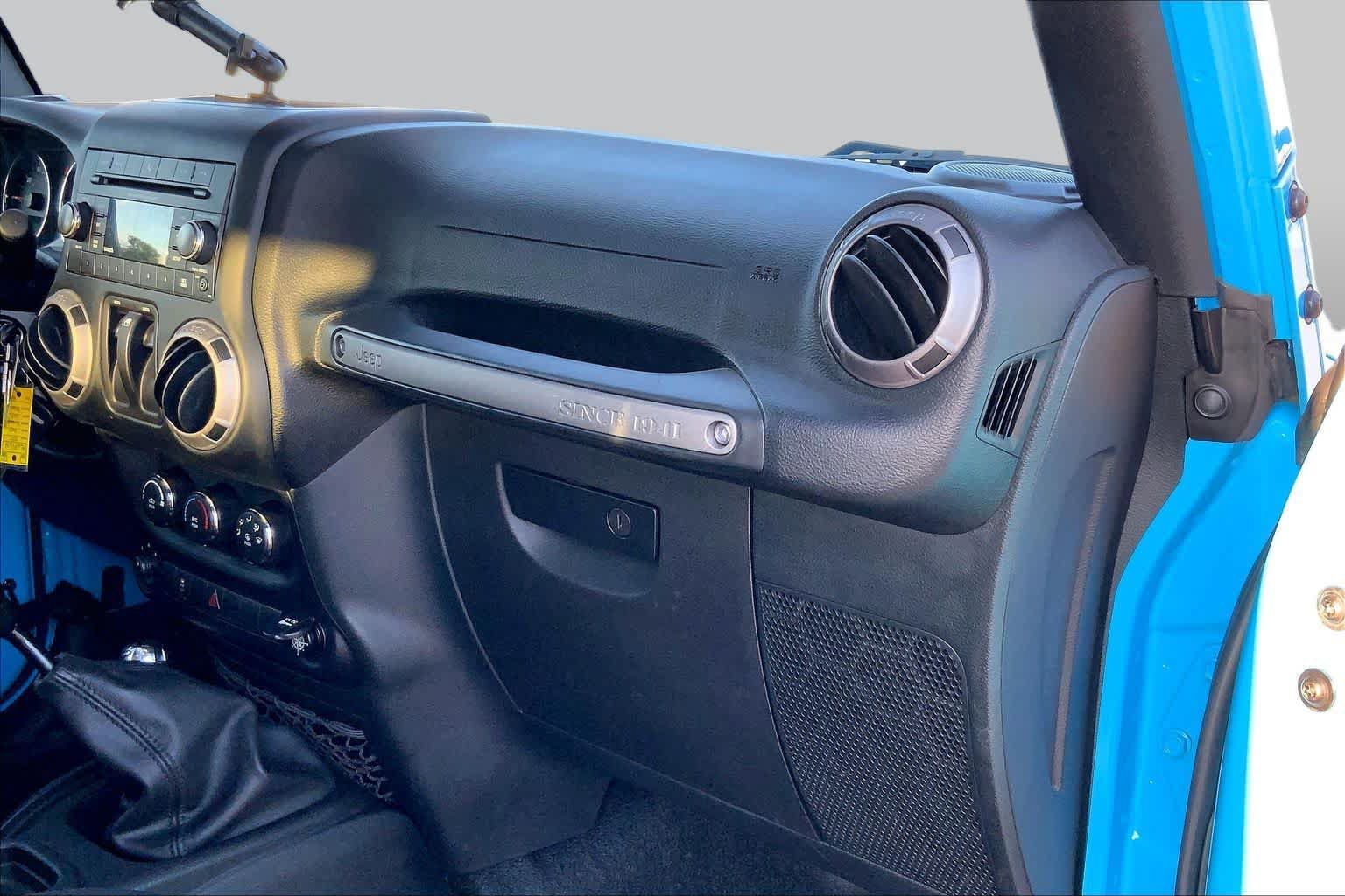 Used 2017 Jeep Wrangler Sport w/ Quick Order Package 23S AWD/4WD image 17