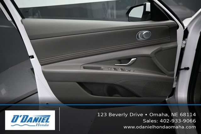 Used 2024 Hyundai Elantra SEL w/ Convenience Package FWD image 23