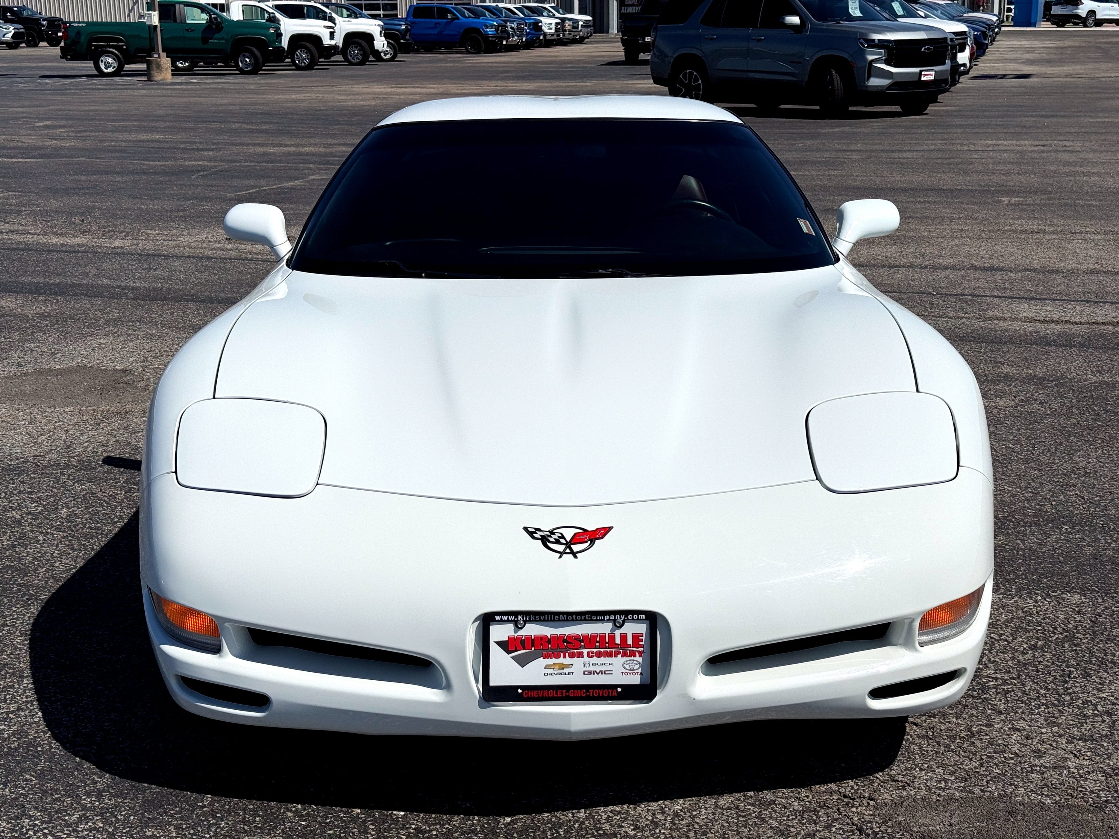 Used 1997 Chevrolet Corvette Coupe w/ Memory Pkg RWD image 9