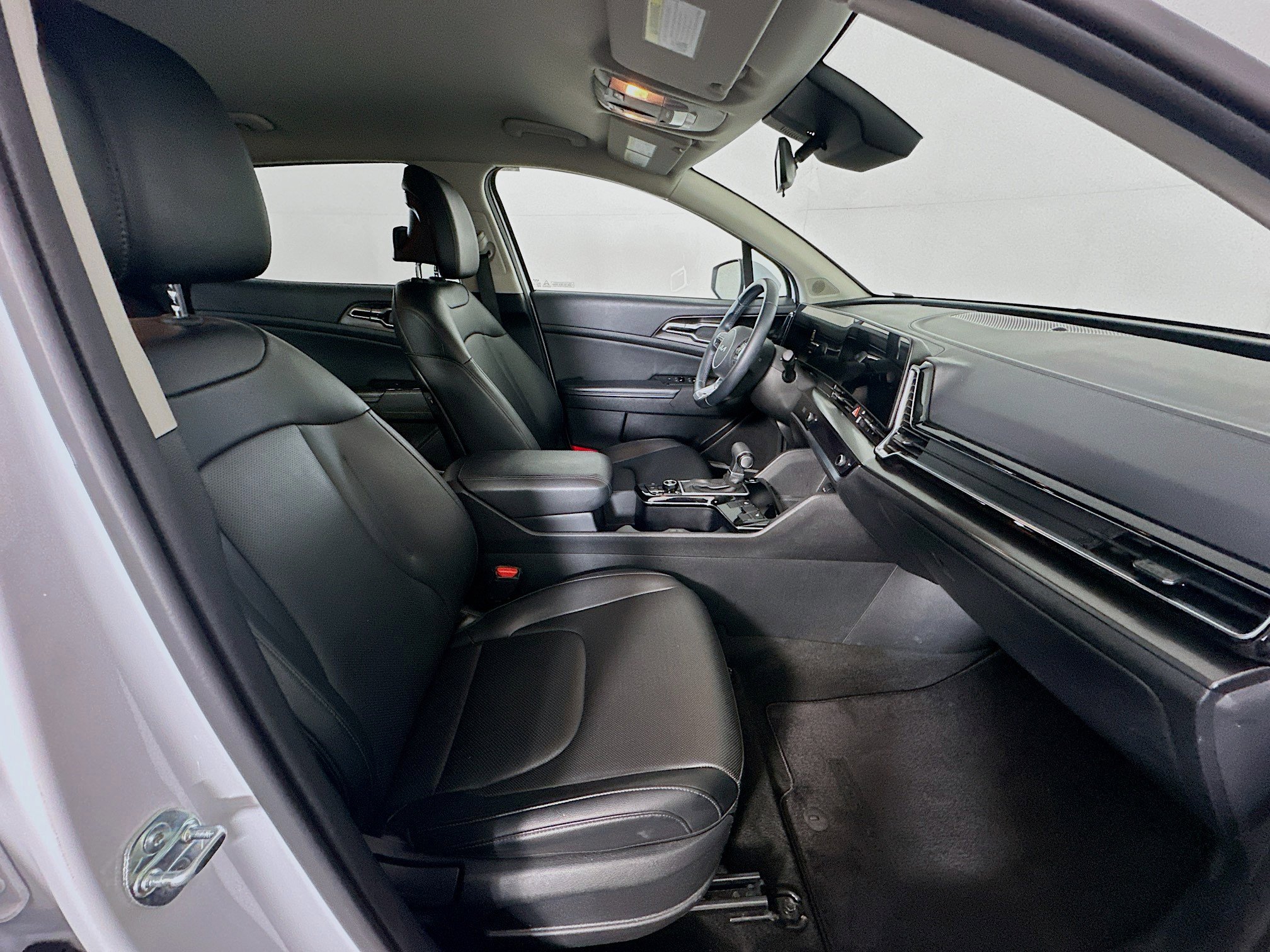 Used 2024 Kia Sportage EX image 32