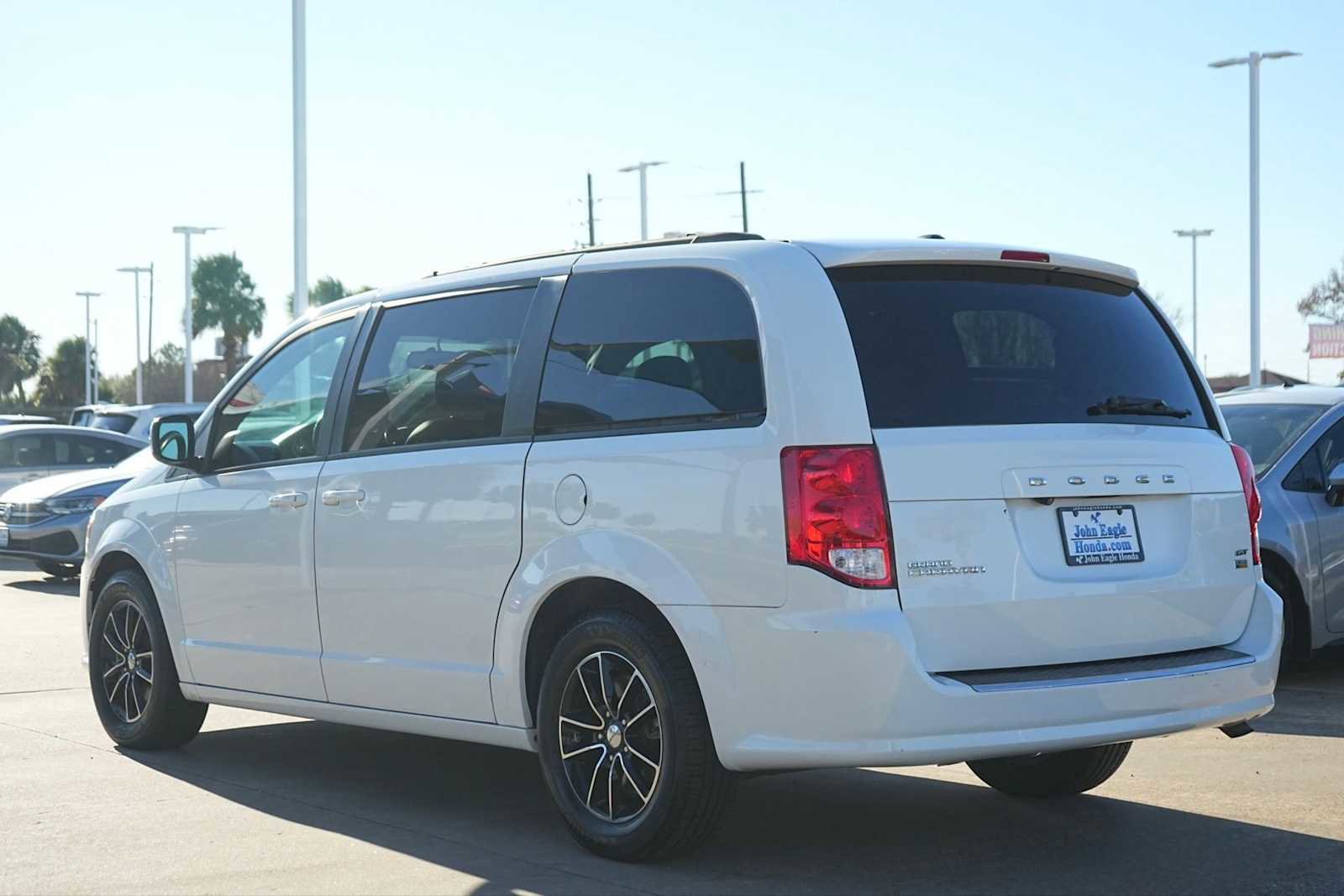 Used 2018 Dodge Grand Caravan GT image 4