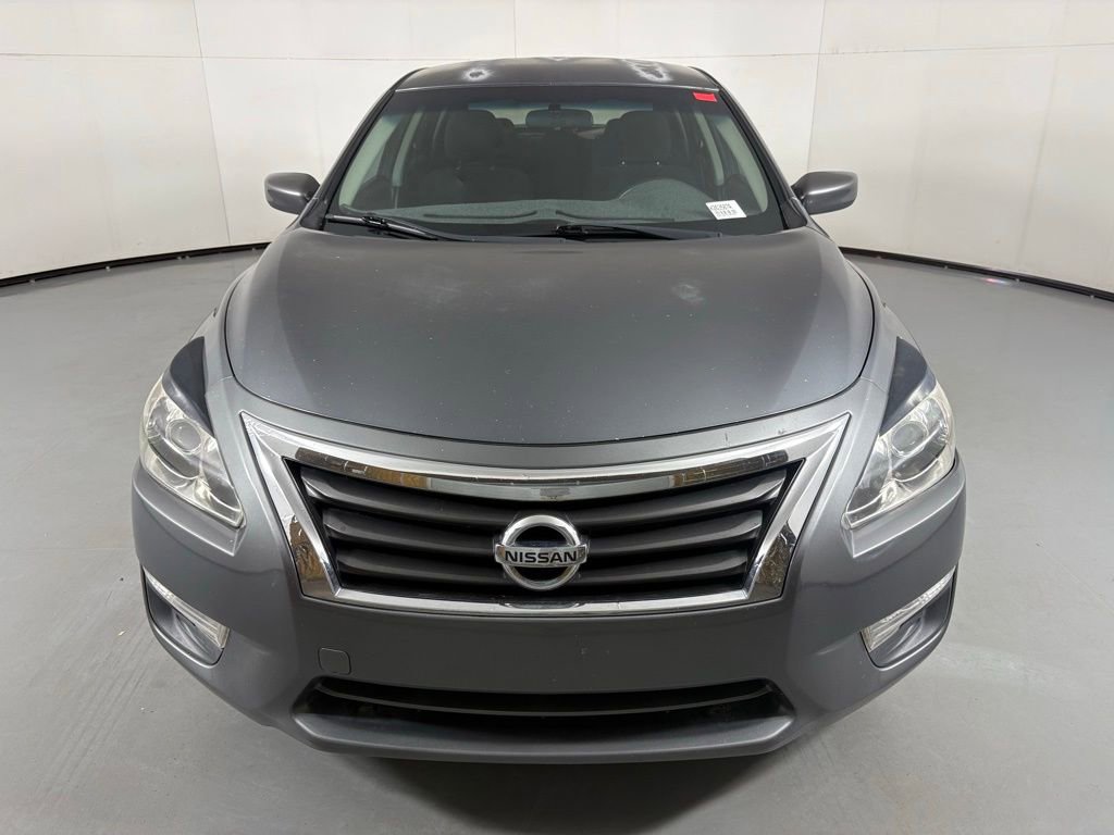 Used 2015 Nissan Altima 2.5 S w/ Sport Value Package image 3