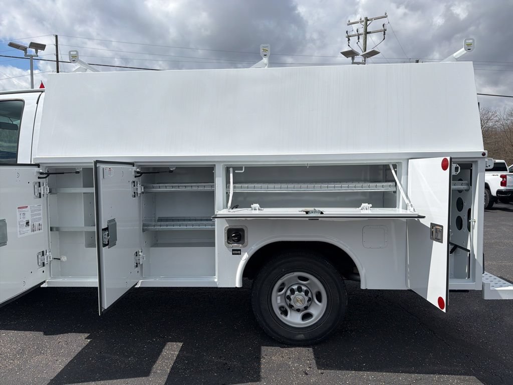 New 2026 Chevrolet Express 3500 w/ Power Convenience Package RWD image 7