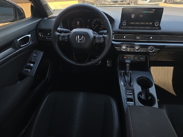 Used 2023 Honda Civic Sport image 15