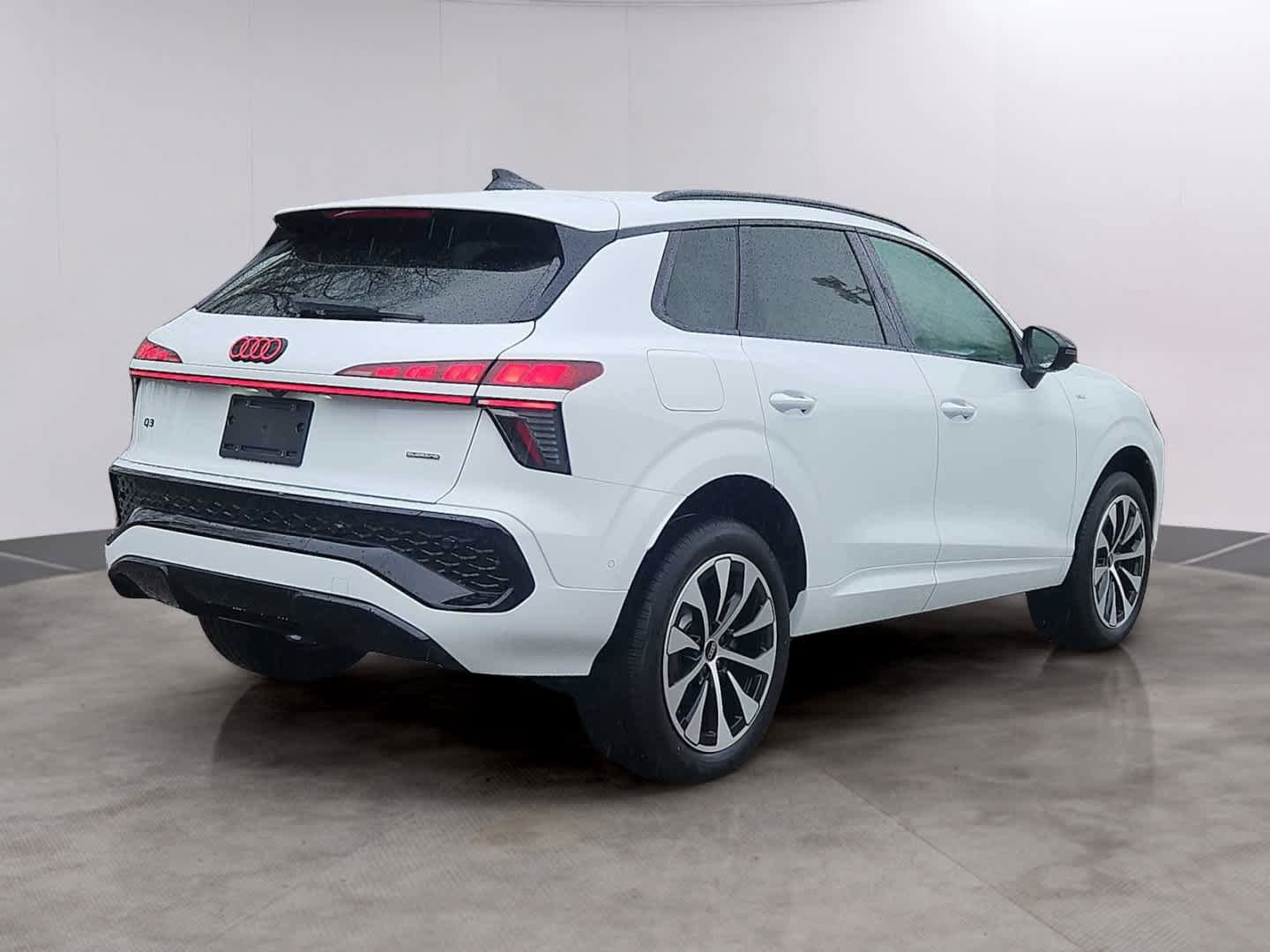 New 2026 Audi Q3 quattro 2.0T AWD/4WD image 4