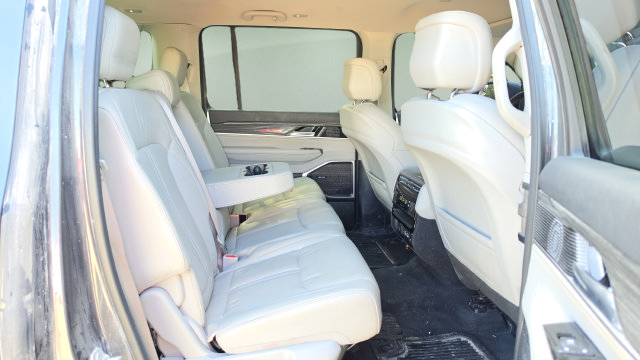 Used 2022 Jeep Wagoneer Series III AWD/4WD image 15