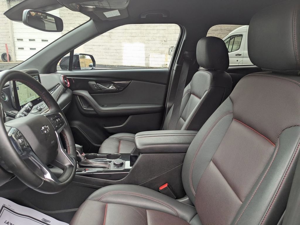 Used 2025 Chevrolet Blazer RS image 25