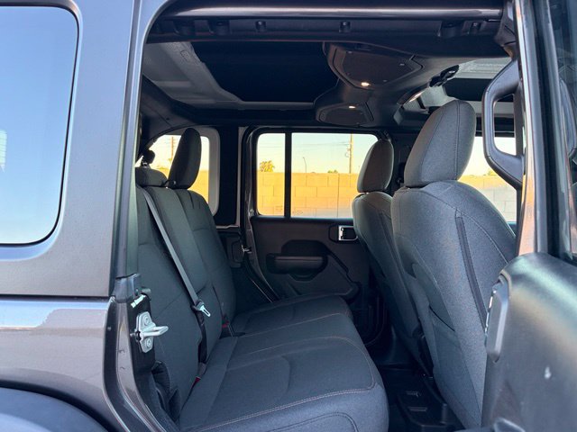 Used 2024 Jeep Wrangler Unlimited AWD/4WD image 16