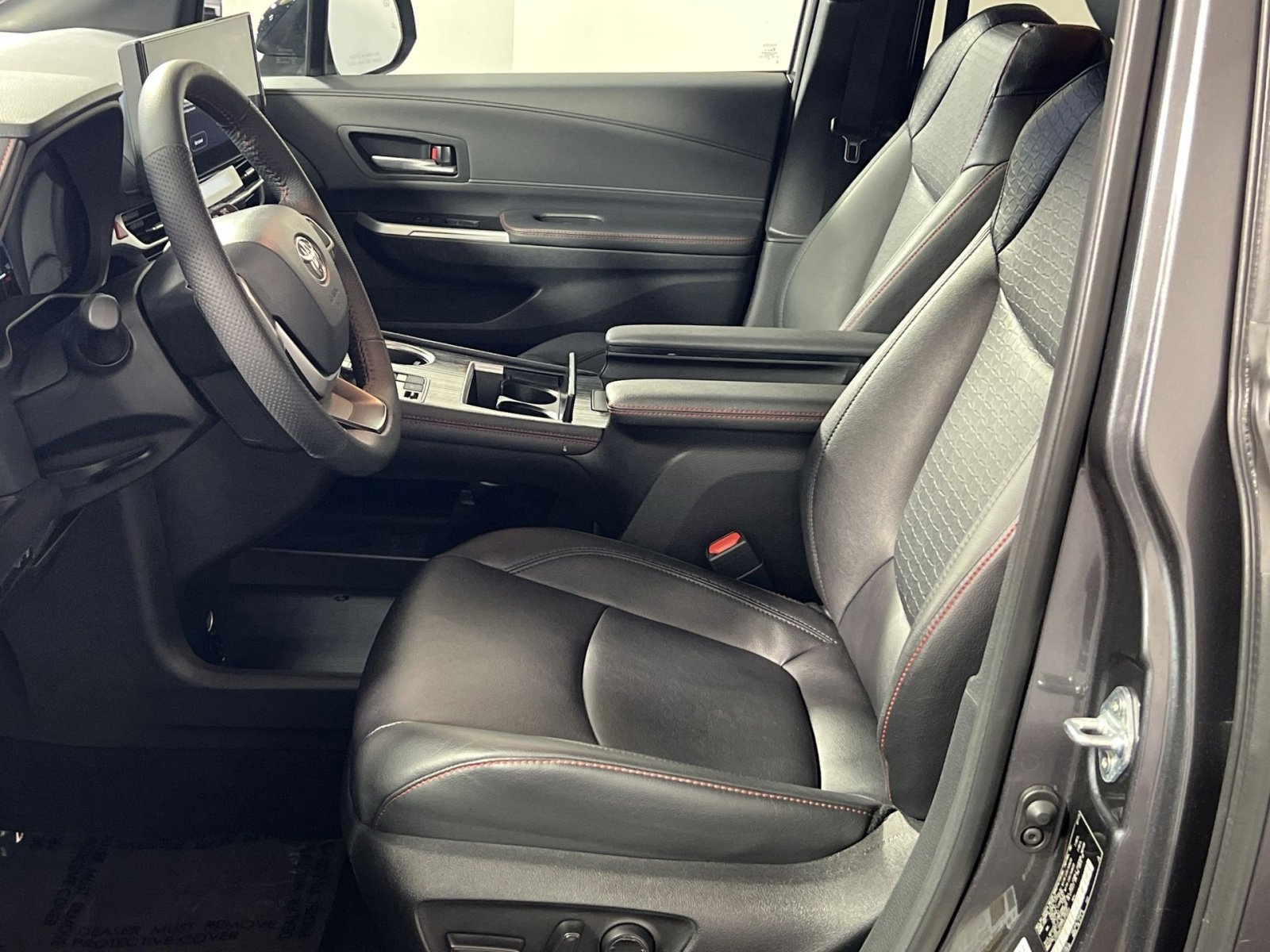 Used 2025 Toyota Sienna XSE image 13